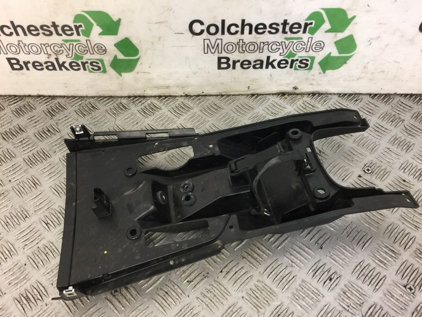 YAMAHA MT 125 MT125 UNDERTRAY YEAR 2014-2019 ABS (STOCK 477)