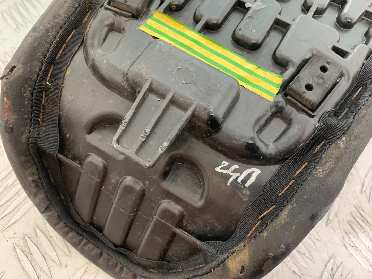 ROYAL ENFIELD HIMALAYAN 411 FRONT SEAT YEAR 2018-2023 (CMB1322)
