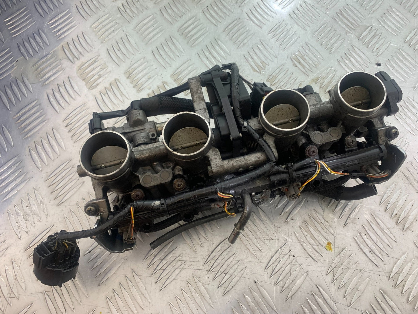 SUZUKI GSF650 GSF 650 THROTTLE BODIES   YEAR 2007-2009  (CMB1161)