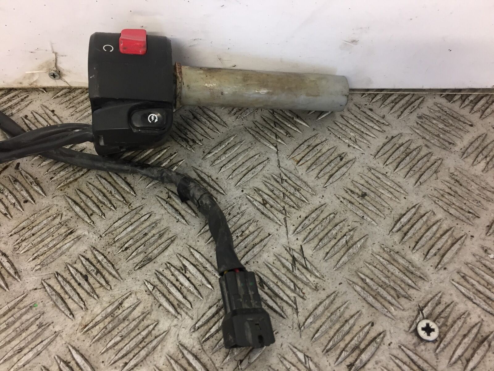 KAWASAKI ER6  ER6F ER 650 RIGHT SWITCH GEAR  YEAR 2016 (ABS)