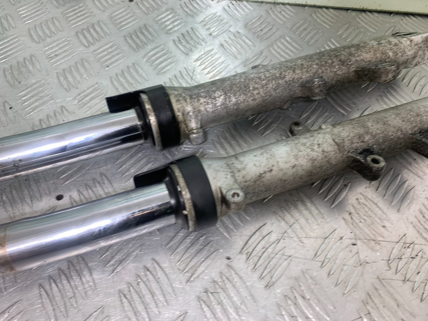 HONDA NT 700 V DEAUVILLE FORKS (BENT SOLD AS PARTS)   YEAR 2006-2011 (CMB1211)