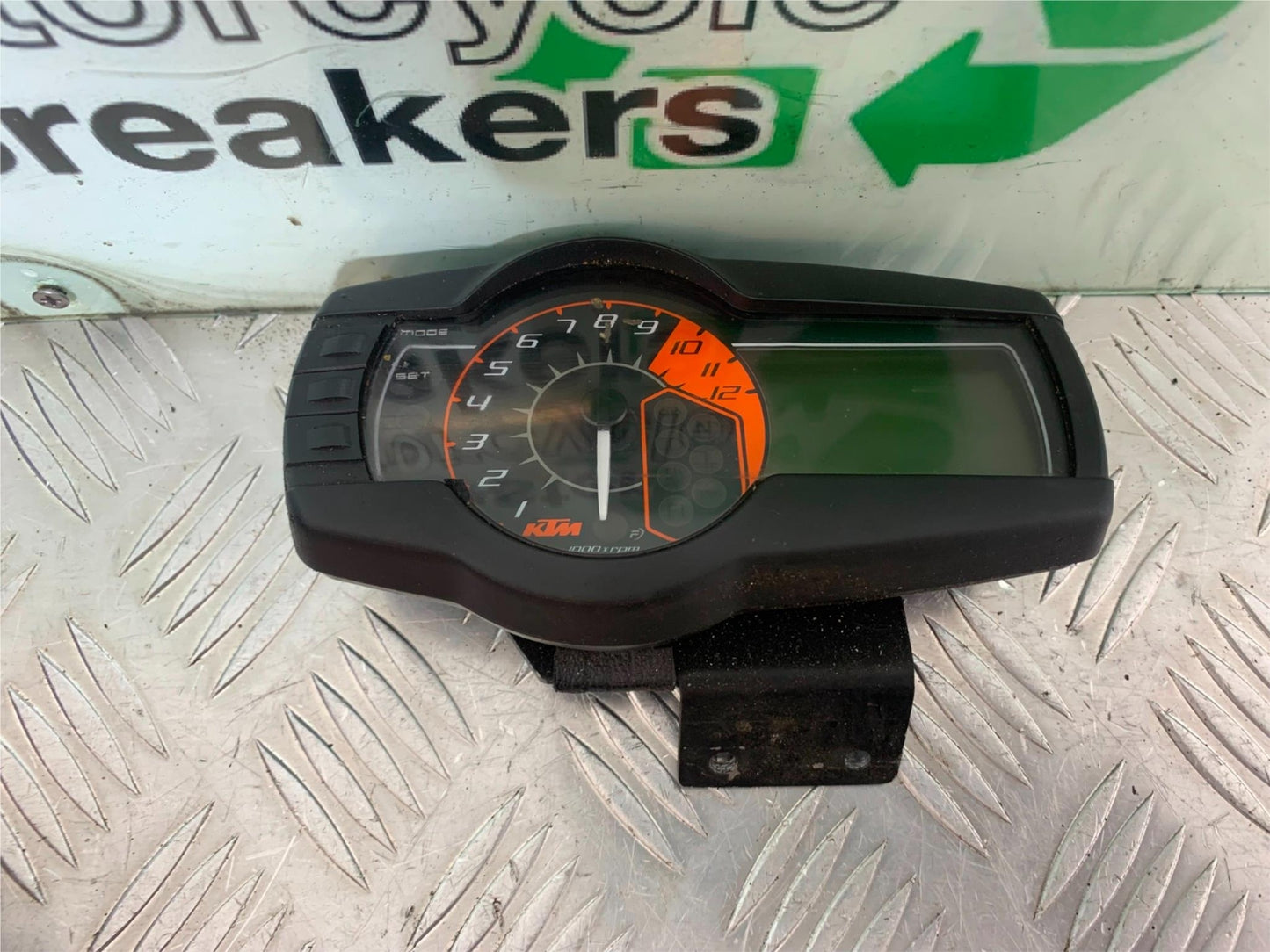 KTM 990 SUPERMOTO T CLOCKS SPEEDO DASH   YEAR 2010-2011  (CMB1067)