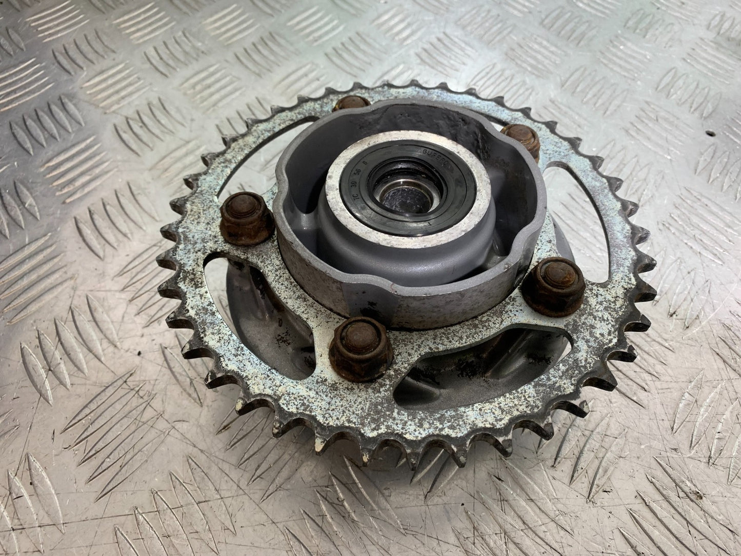 HONDA CBF500 CBF 500 SPROCKET CARRIER YEAR 2004-2008  (CMB1294)