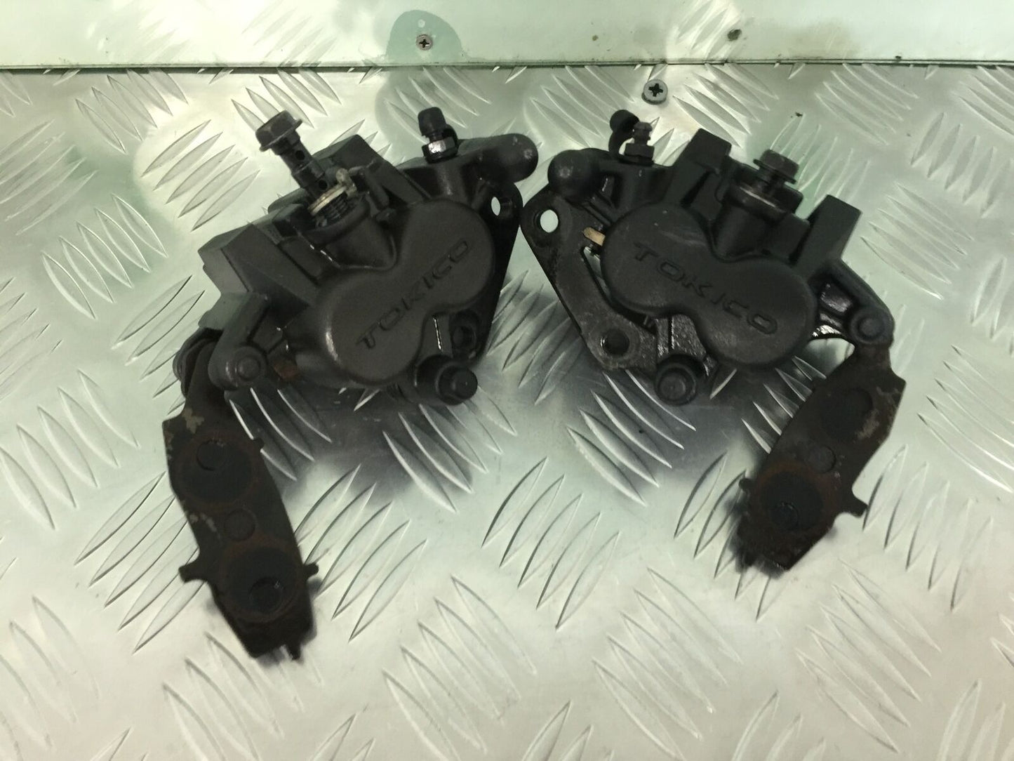 KAWASAKI ER6 N FRONT BRAKE CALIPERS  YEAR 2009-2011  (STOCK 928)