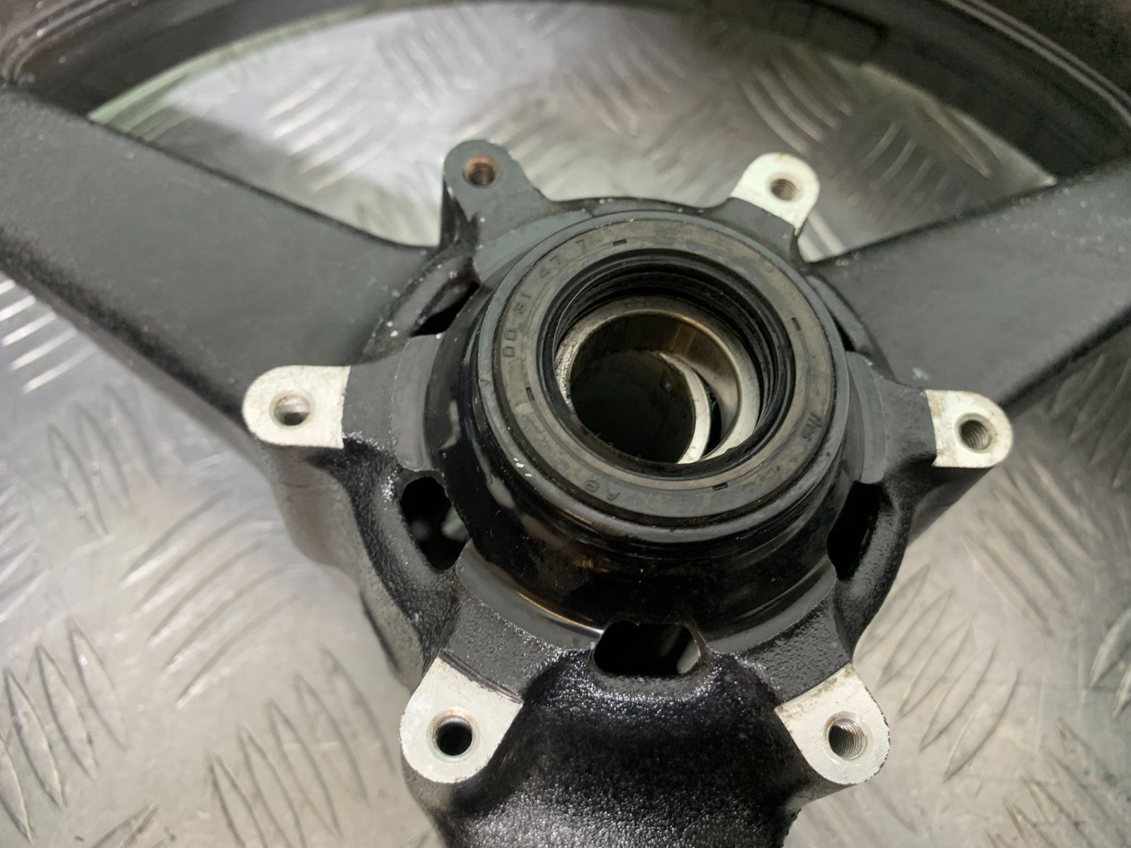 HONDA CBR1000 RR FRONT WHEEL  YEAR 2008-2011(CMB1330)
