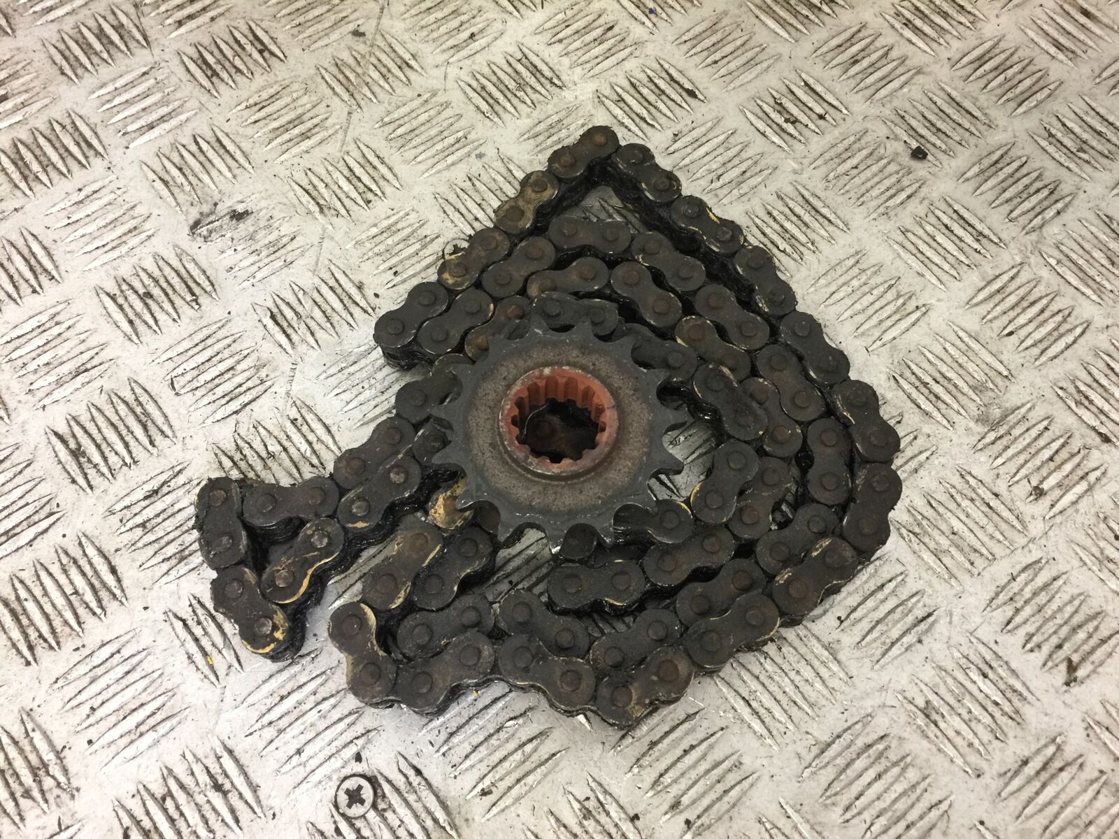 HONDA CB650 F CB 650 FA-E CHAIN AND FRONT SPROCKET  YEAR 2014-2017 STOCK 609