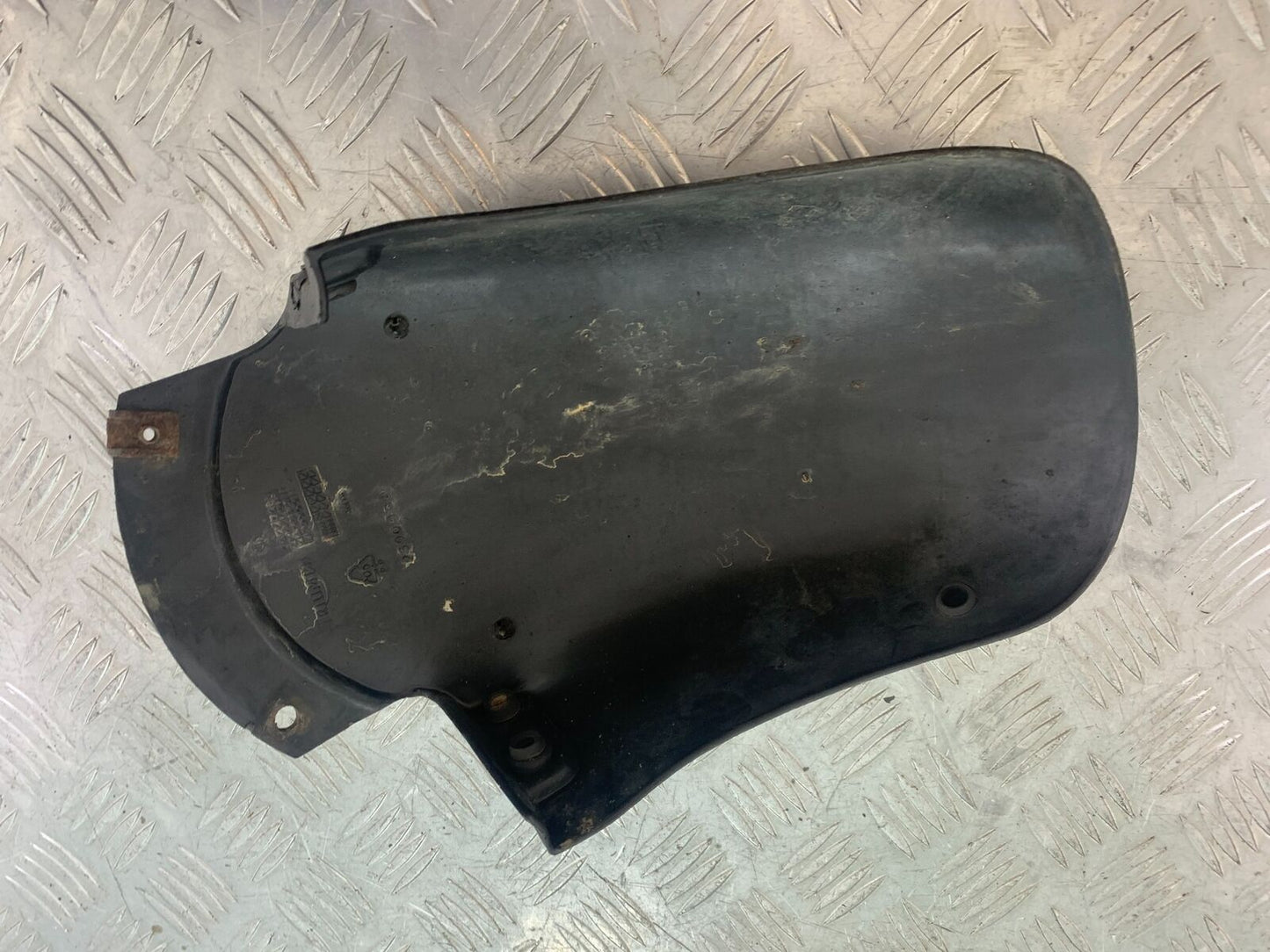 TRIUMPH 955i SPRINT ST FRONT MUDGUARD   YEAR 1999-2004 (CMB1124)