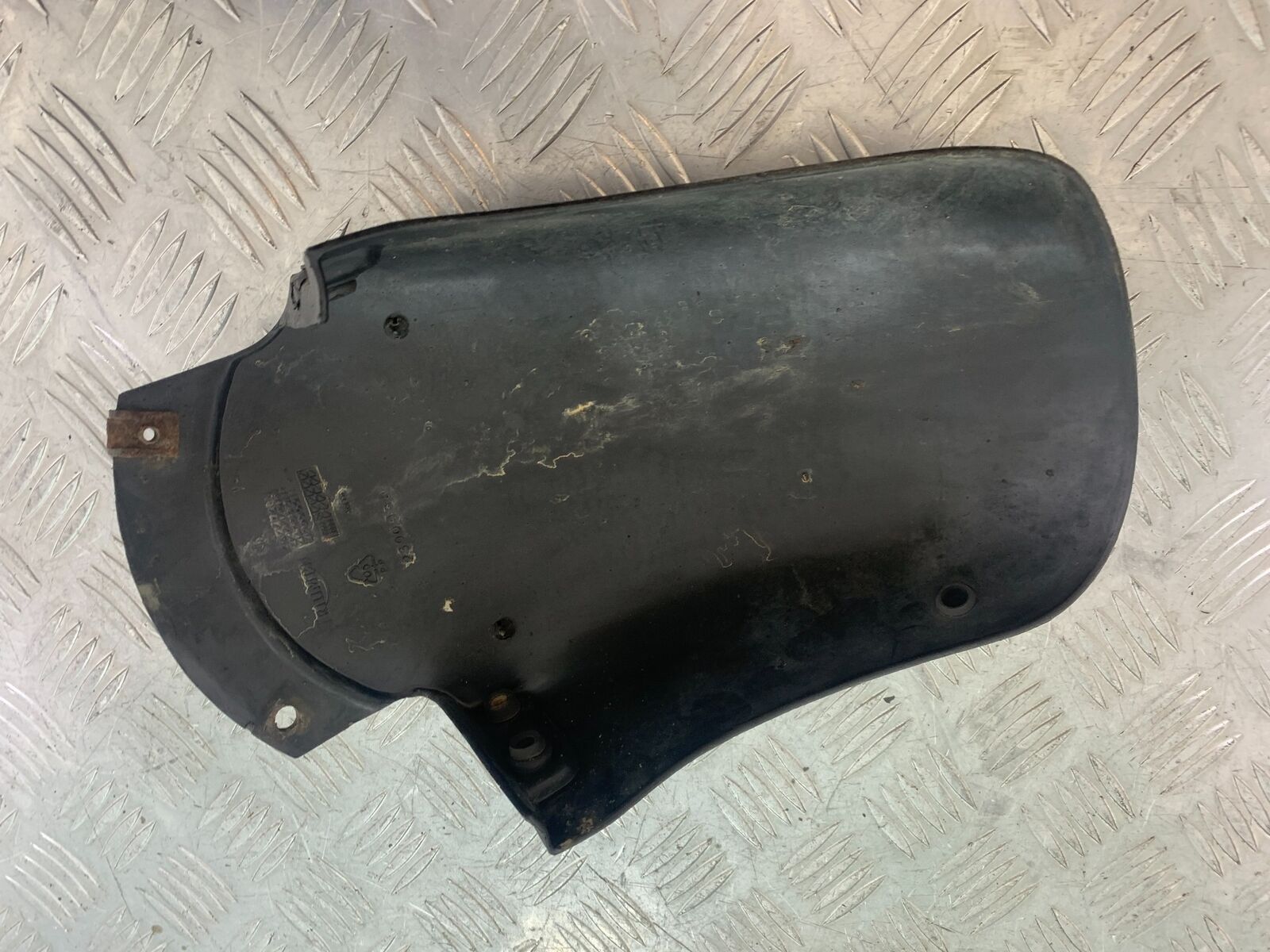 TRIUMPH 955i SPRINT ST FRONT MUDGUARD   YEAR 1999-2004 (CMB1124)