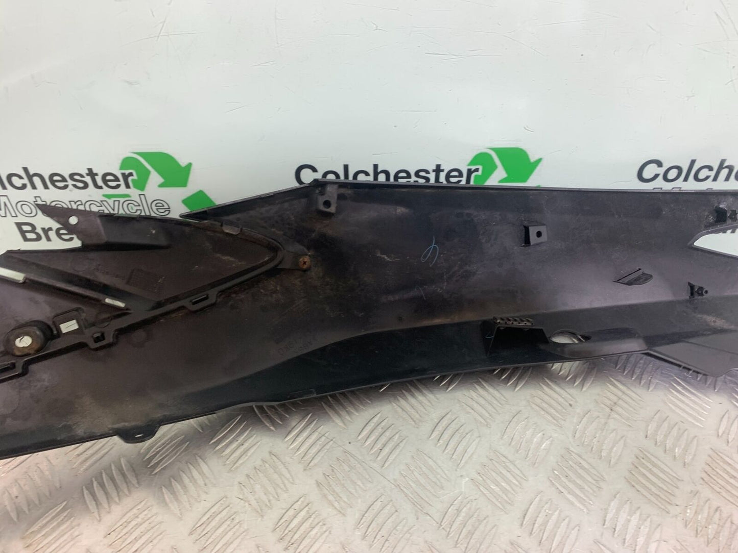 SUZUKI AN400 AN 400 BURGMAN LEFT SEAT PANEL YEAR 2017-2024 (CMB1118)