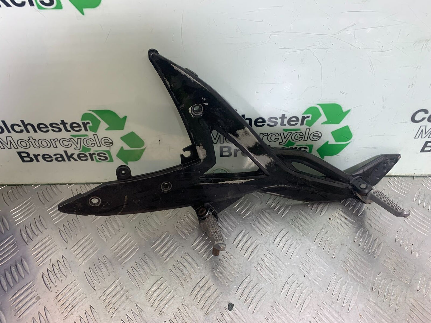 KAWASAKI ER6 F LEFT HANGER  YEAR 2005-2008 (CMB1098)