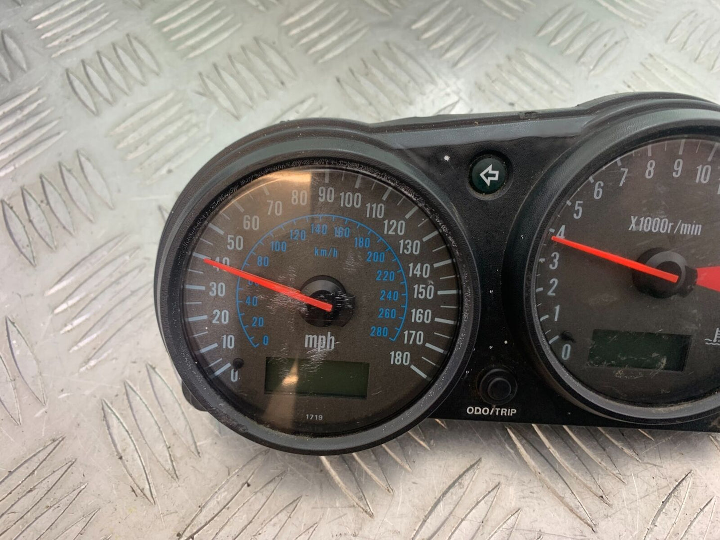 KAWASAKI ZX6R ZX636 CLOCKS SPEEDO DASH   YEAR 2002  (CMB1100)