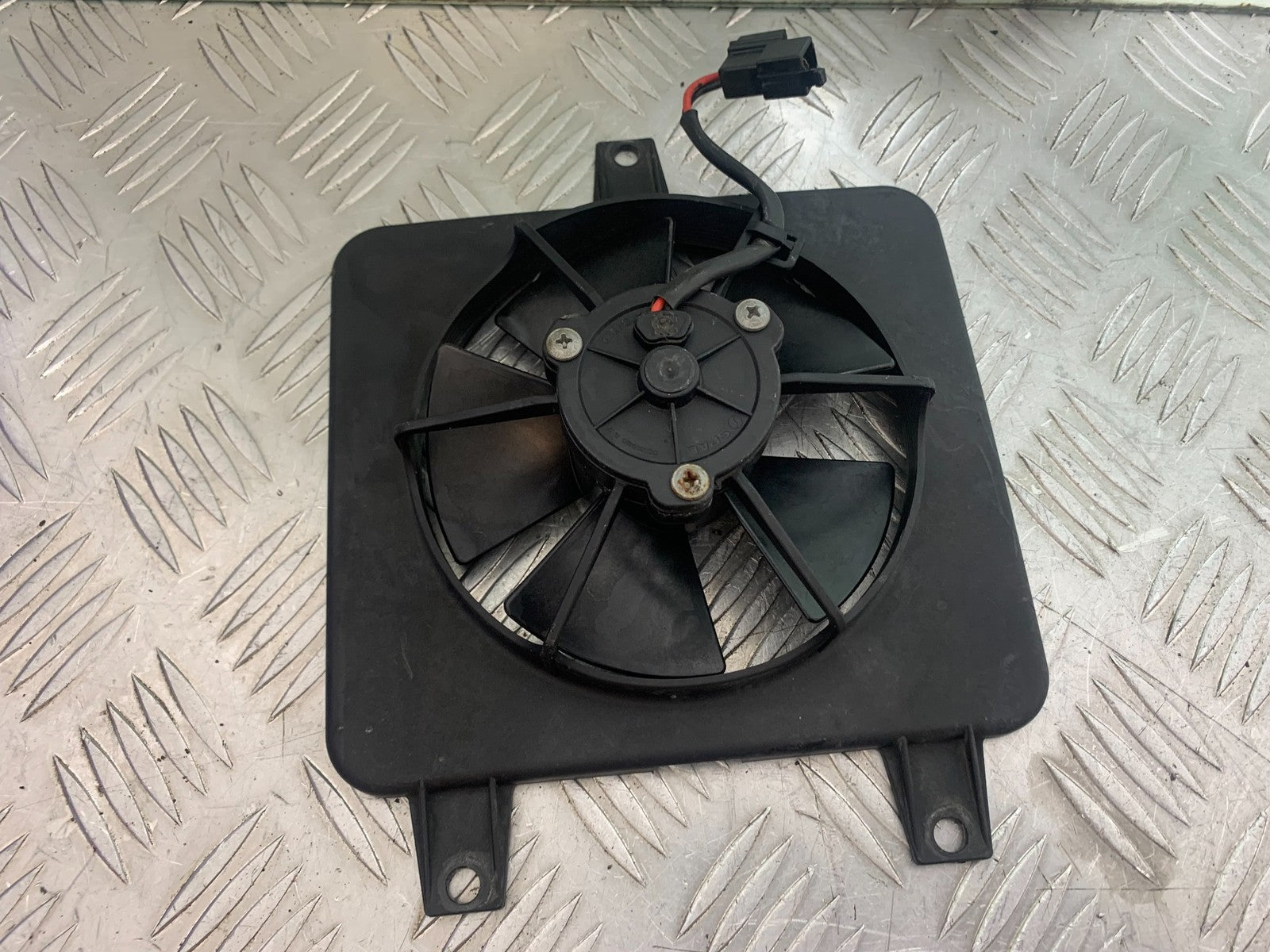 TRIUMPH 955i SPRINT ST RADIATOR FAN  1999-2004 (CMB1176)
