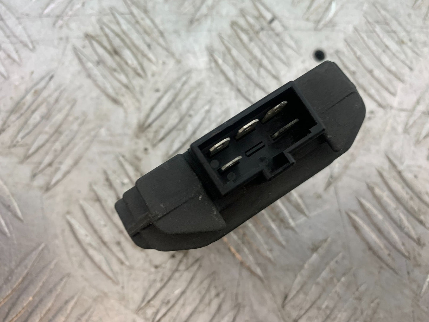 YAMAHA YZF R1 REGULATOR   YEAR 1998-99 (CMB1291)