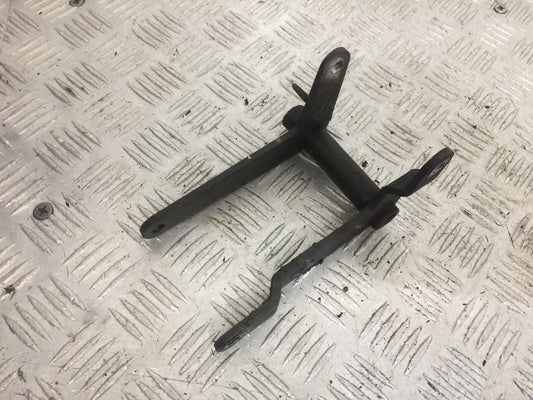 YAMAHA XT125X XT125 X ENGINE BRACKET  YEAR 2008  (STOCK 857)