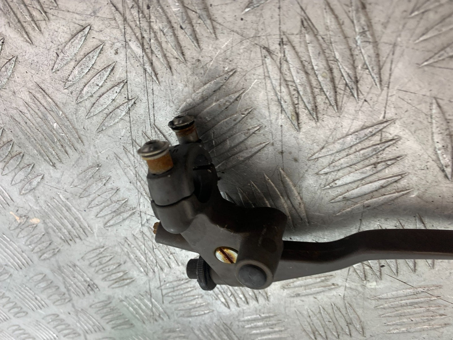 HONDA NT650 V DEAUVILLE CLUTCH LEVER AND BRACKET  YEAR 1998-01(CMB1320)