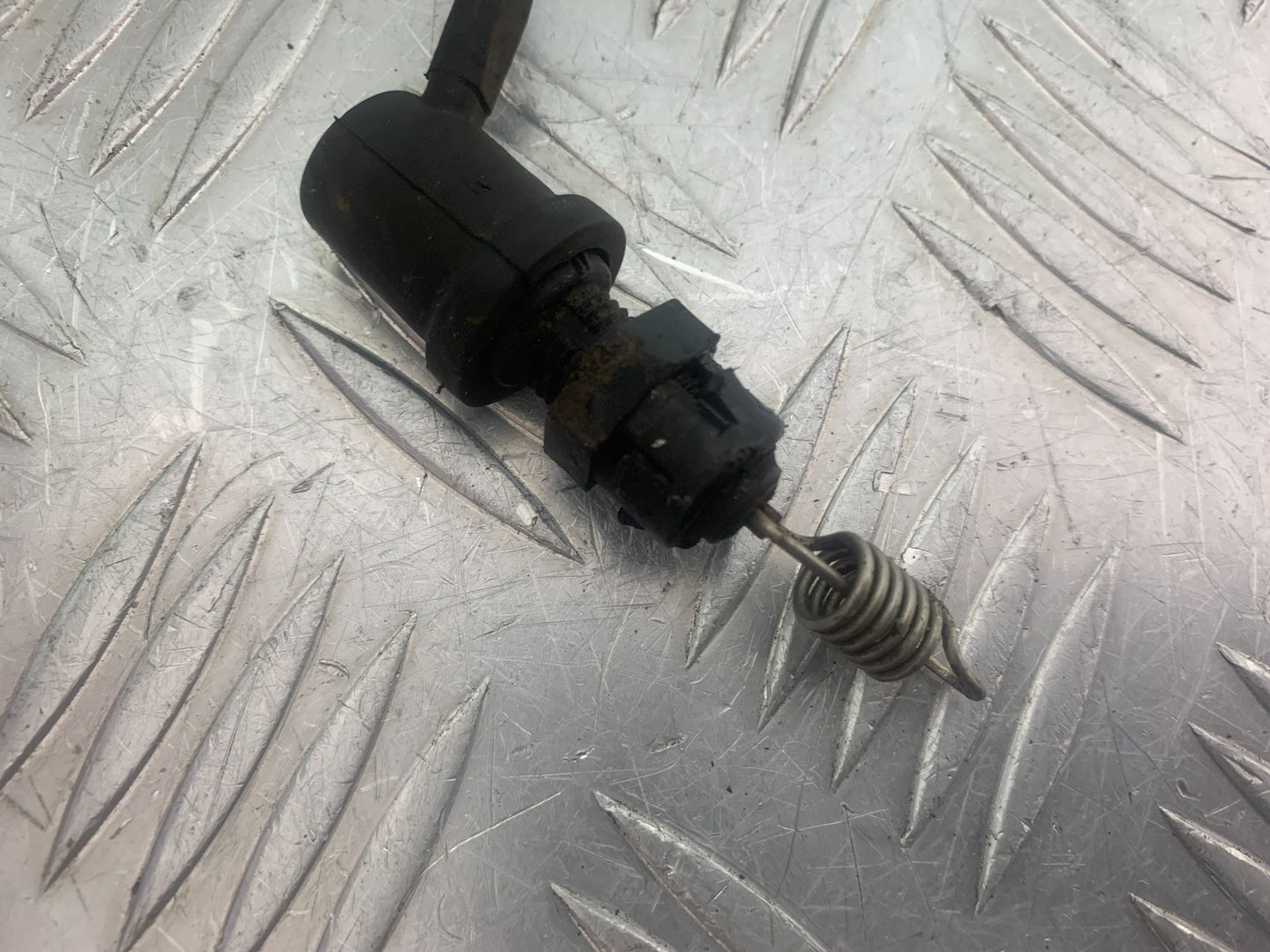 YAMAHA XV535 XV 535 VIRAGO REAR BRAKE LIGHT SWITCH   YEAR 1994-02 (CMB1139)