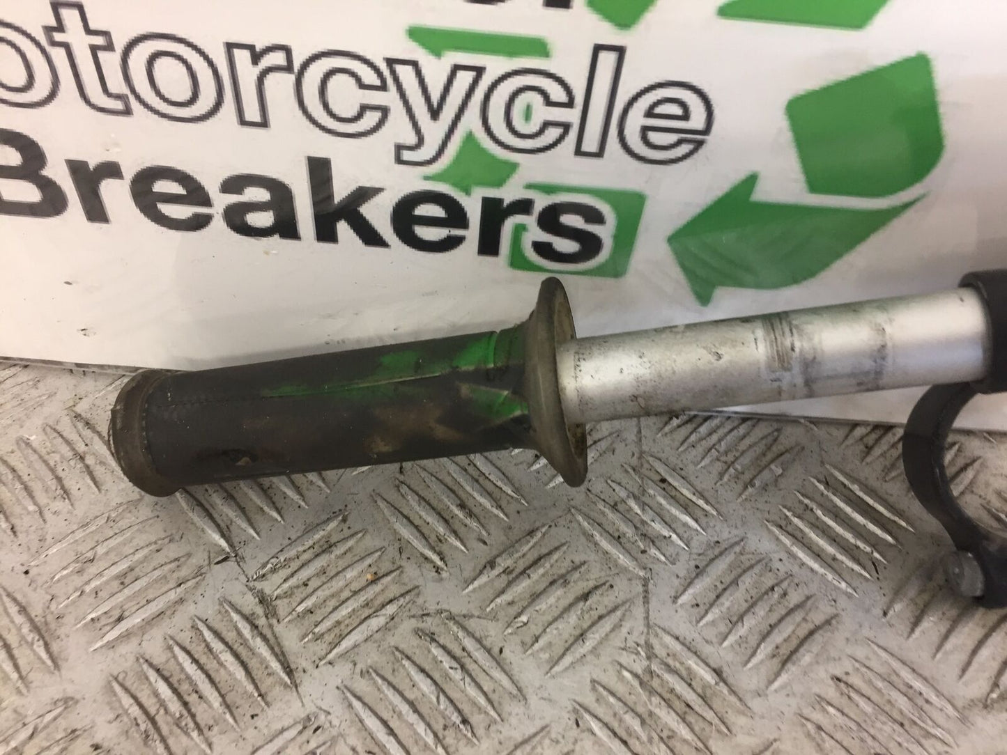KAWASAKI ZX9R ZX9 E1 LEFT BAR  YEAR 2000