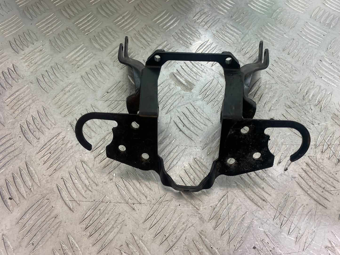 BMW R850 R R850R HEADLIGHT BRACKET YEAR 1994-2002 (CMB1170)