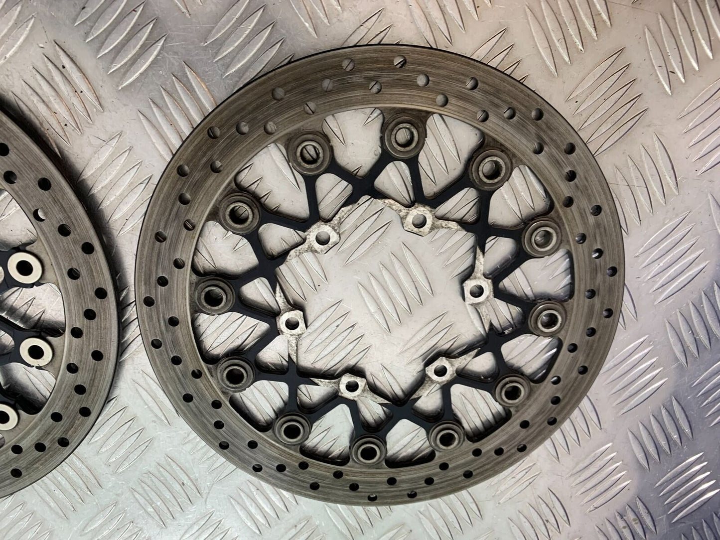 SUZUKI GSXR1000 GSXR 1000 FRONT BRAKE DISCS    2009-2016 (CMB1049)