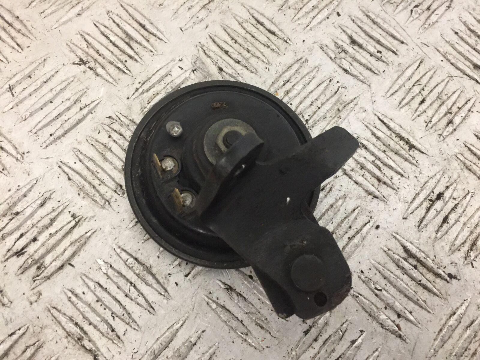 YAMAHA FZ1-N HORN  YEAR 2006-2012  (STOCK 787)