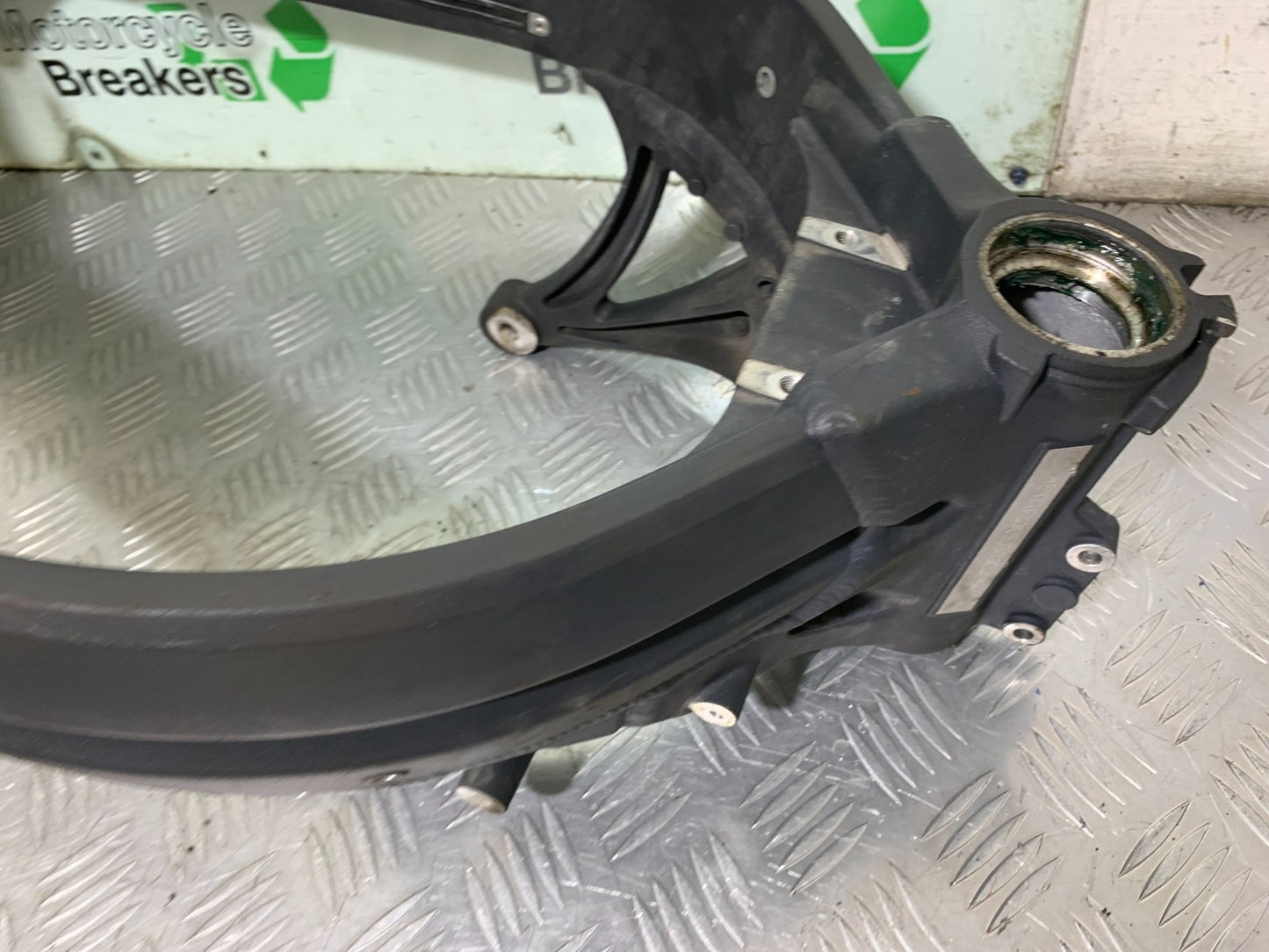 TRIUMPH 1050 SPRINT ST FRAME REG LOG BOOK   YEAR 2003-2011 (CMB1285)