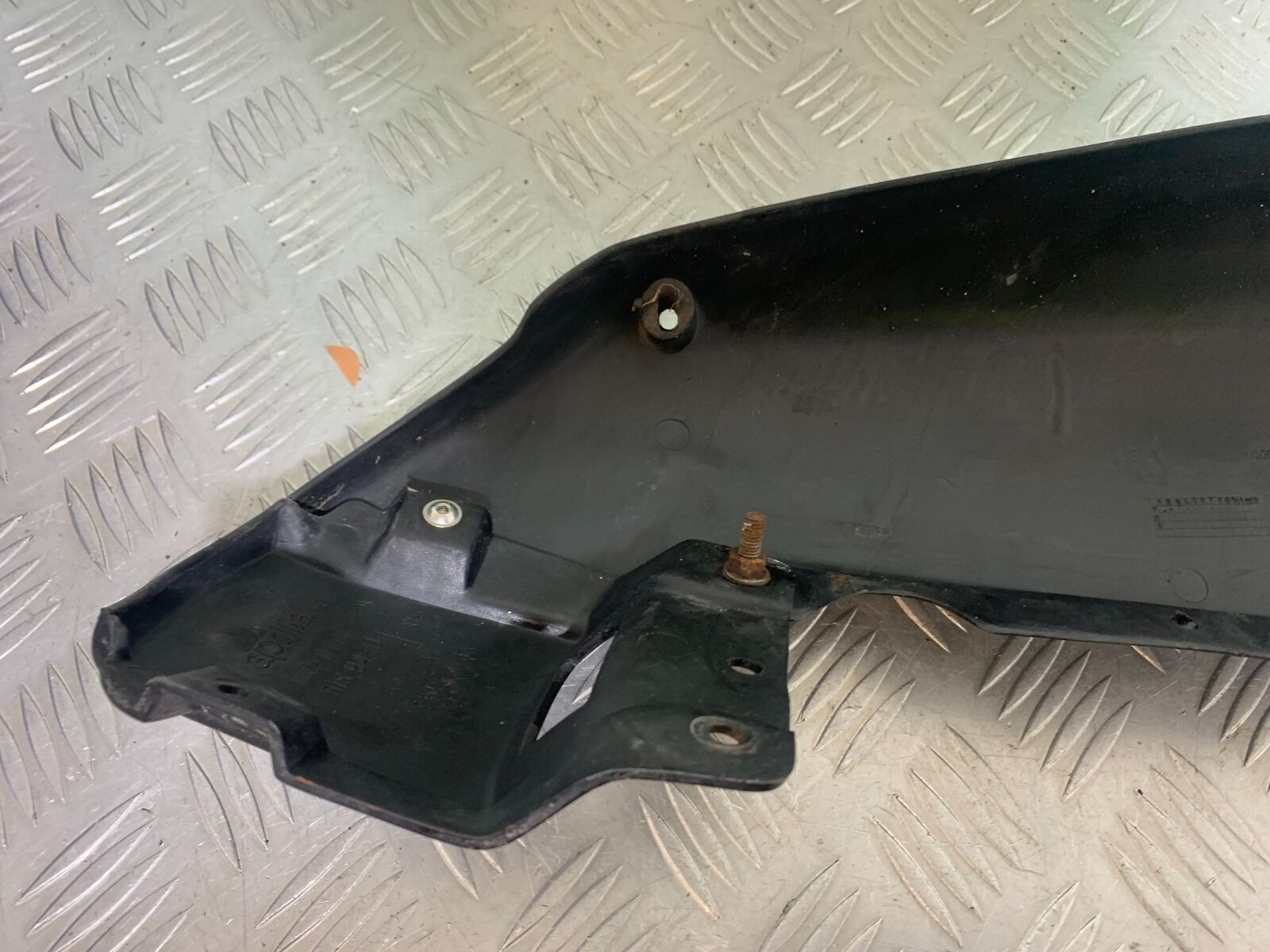 APRILIA RS50 RS 50 RIGHT TAIL PIECE   YEAR 1996-1998 (CMB1132)