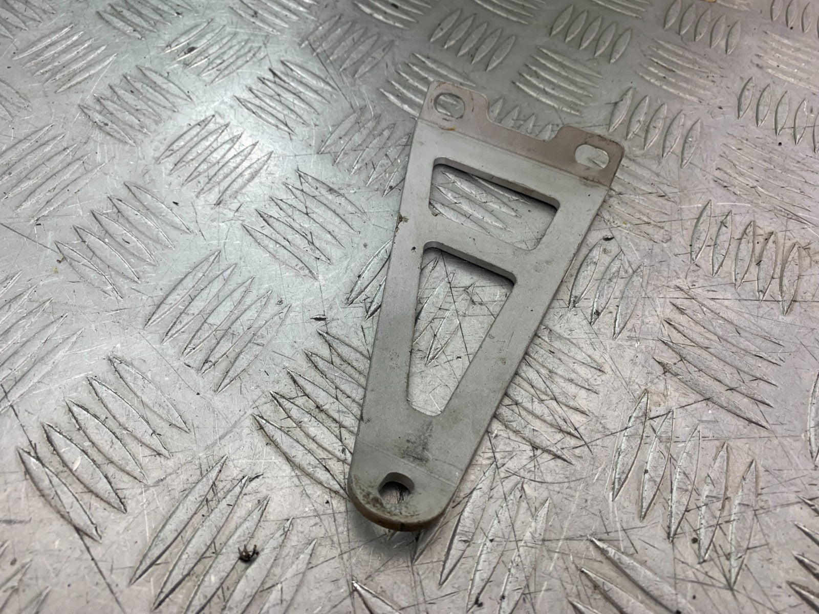 APRILIA TUONO 1000 V4R SILENCER BRACKET   YEAR 2011-13  (CMB1331)