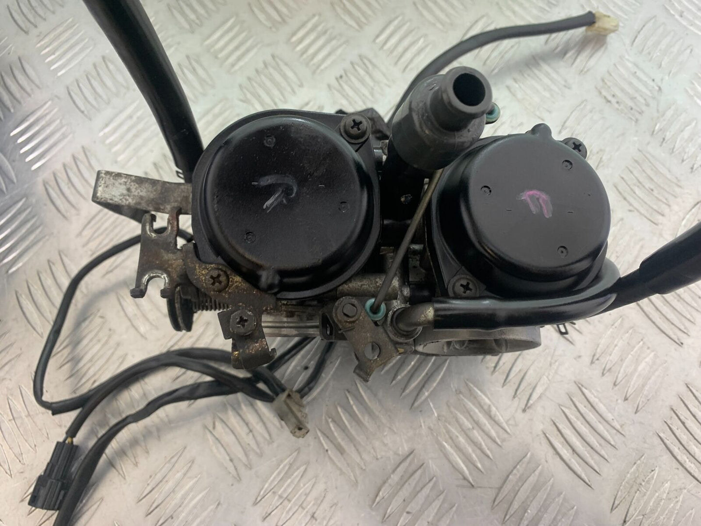 YAMAHA XVS 1100 DRAGSTAR CARBS  YEAR 2000-2007 (CMB1108)