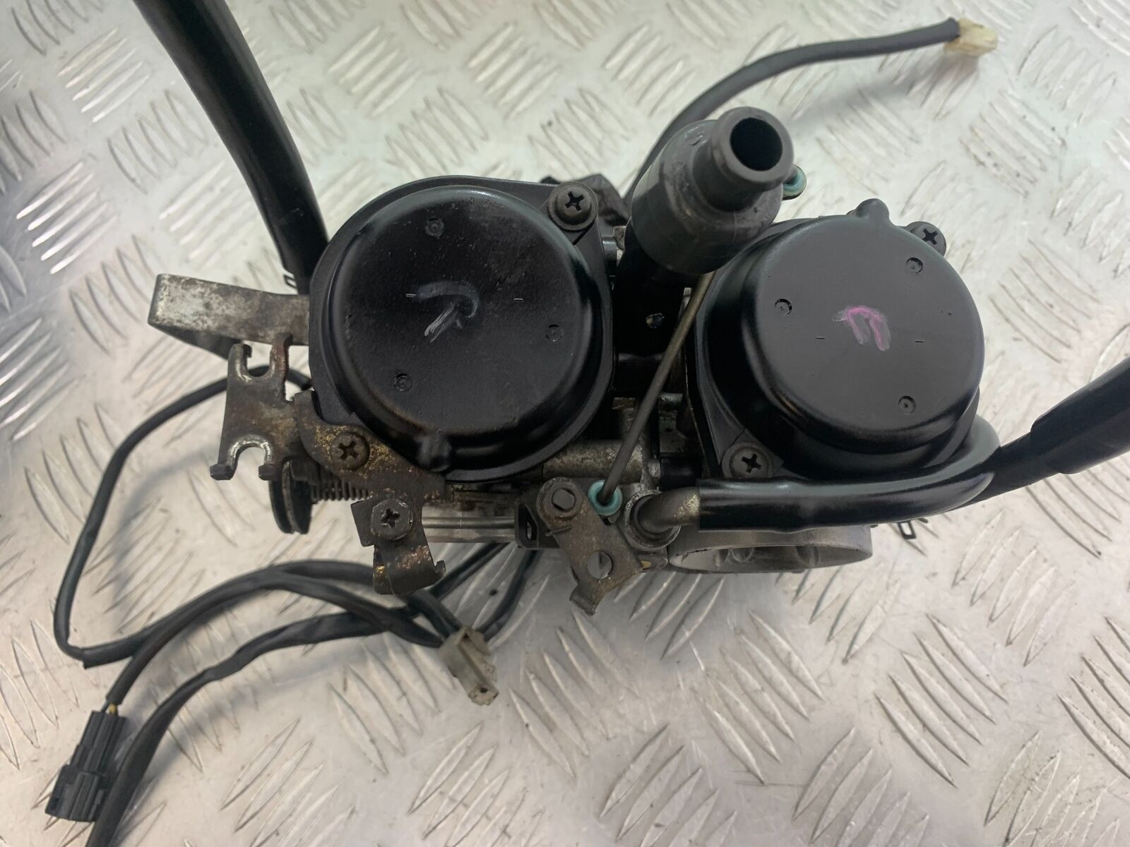 YAMAHA XVS 1100 DRAGSTAR CARBS  YEAR 2000-2007 (CMB1108)