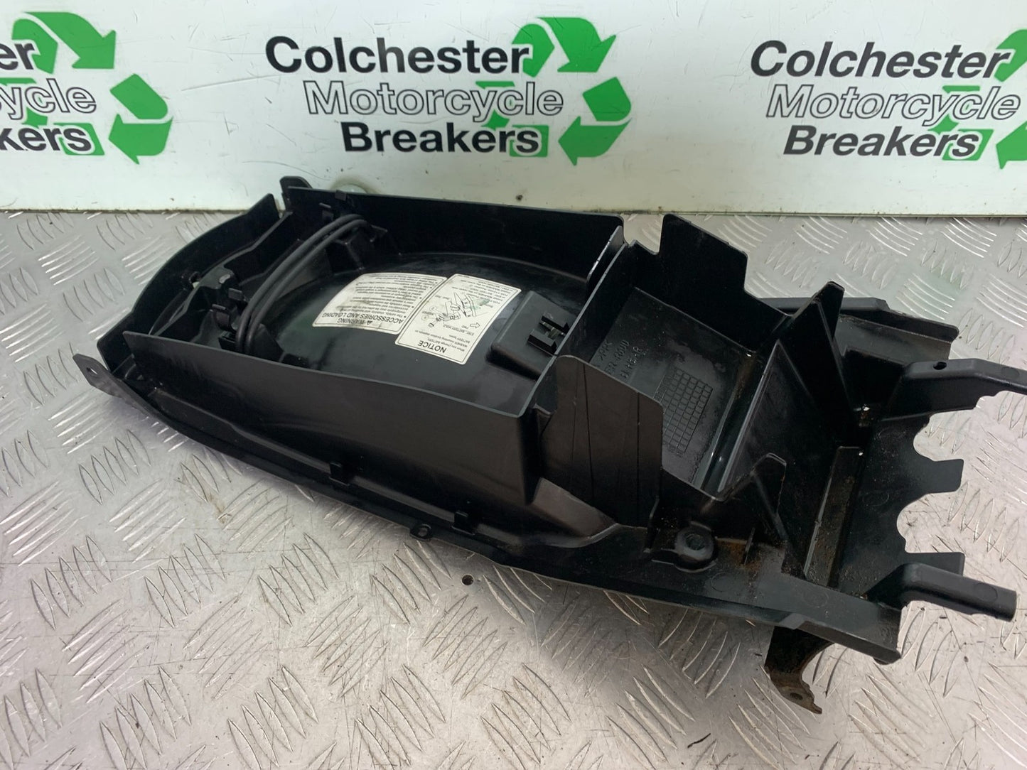 HONDA CBF600 CBF 600 UNDERTRAY    YEAR 2004 -07 (CMB1247)