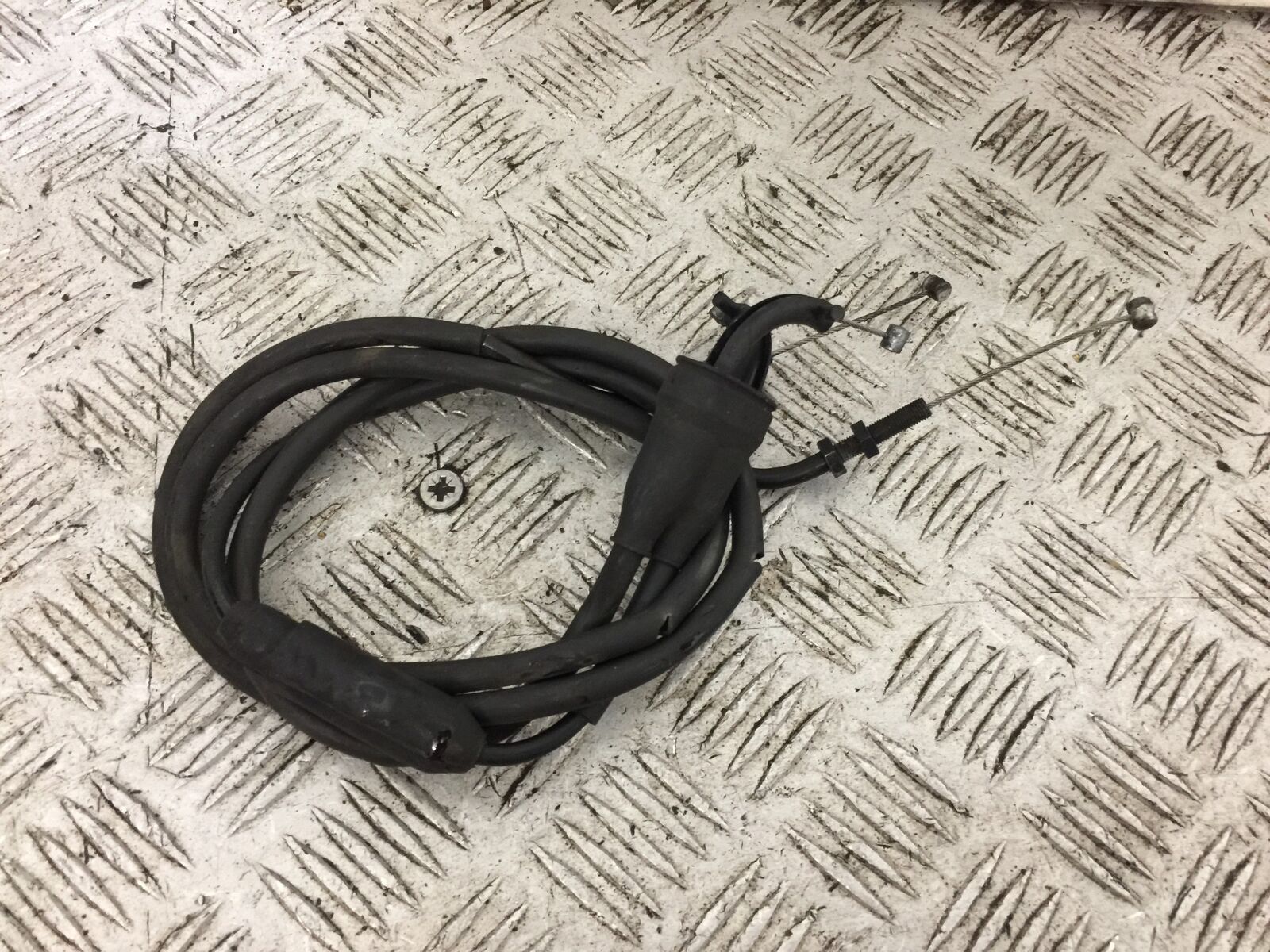 TRIUMPH 675 STREET TRIPLE THROTTLE CABLES    YEAR 2016 (STOCK 812)