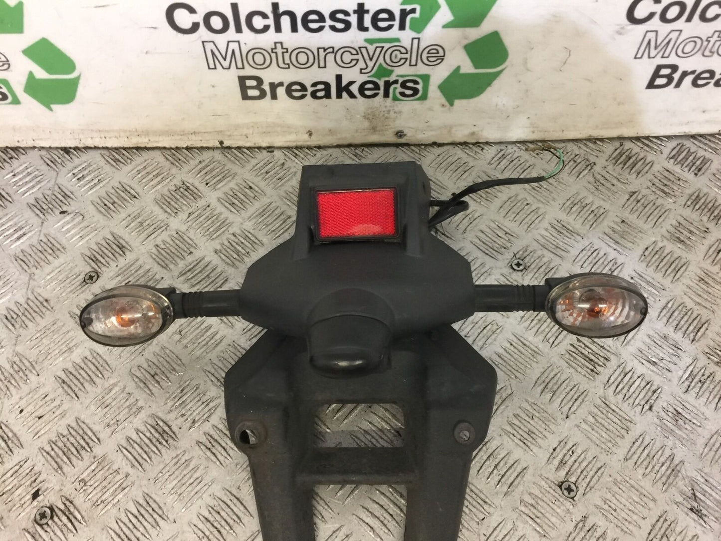 HYOSUNG GT250 COMET REAR MUDGUARD AND INDICATORS    YEAR 2007 (STOCK 682)