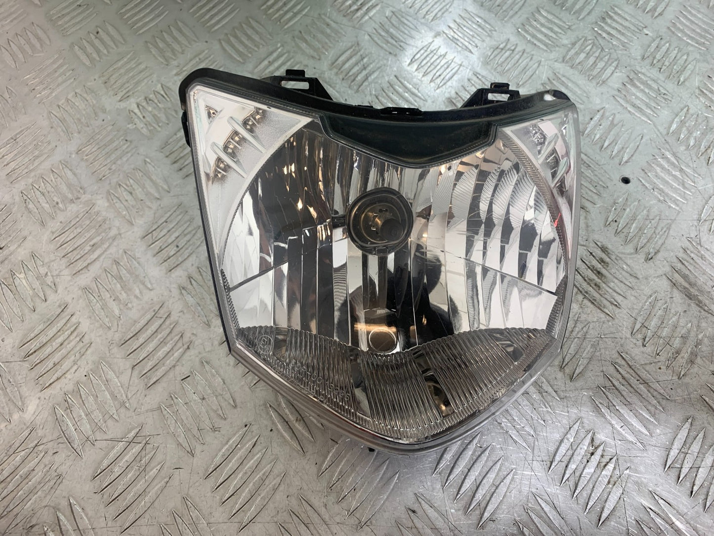 HONDA CBF125 CBF 125 HEADLIGHT   YEAR 2009-14  (CMB1172)