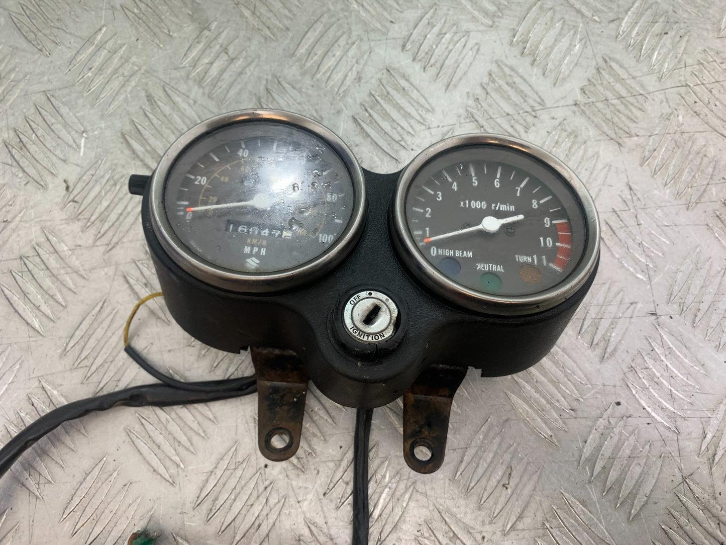 SUZUKI GP100 GP 100 CLOCKS SPEEDO DASH  YEAR 1978-1988 (CMB1259)