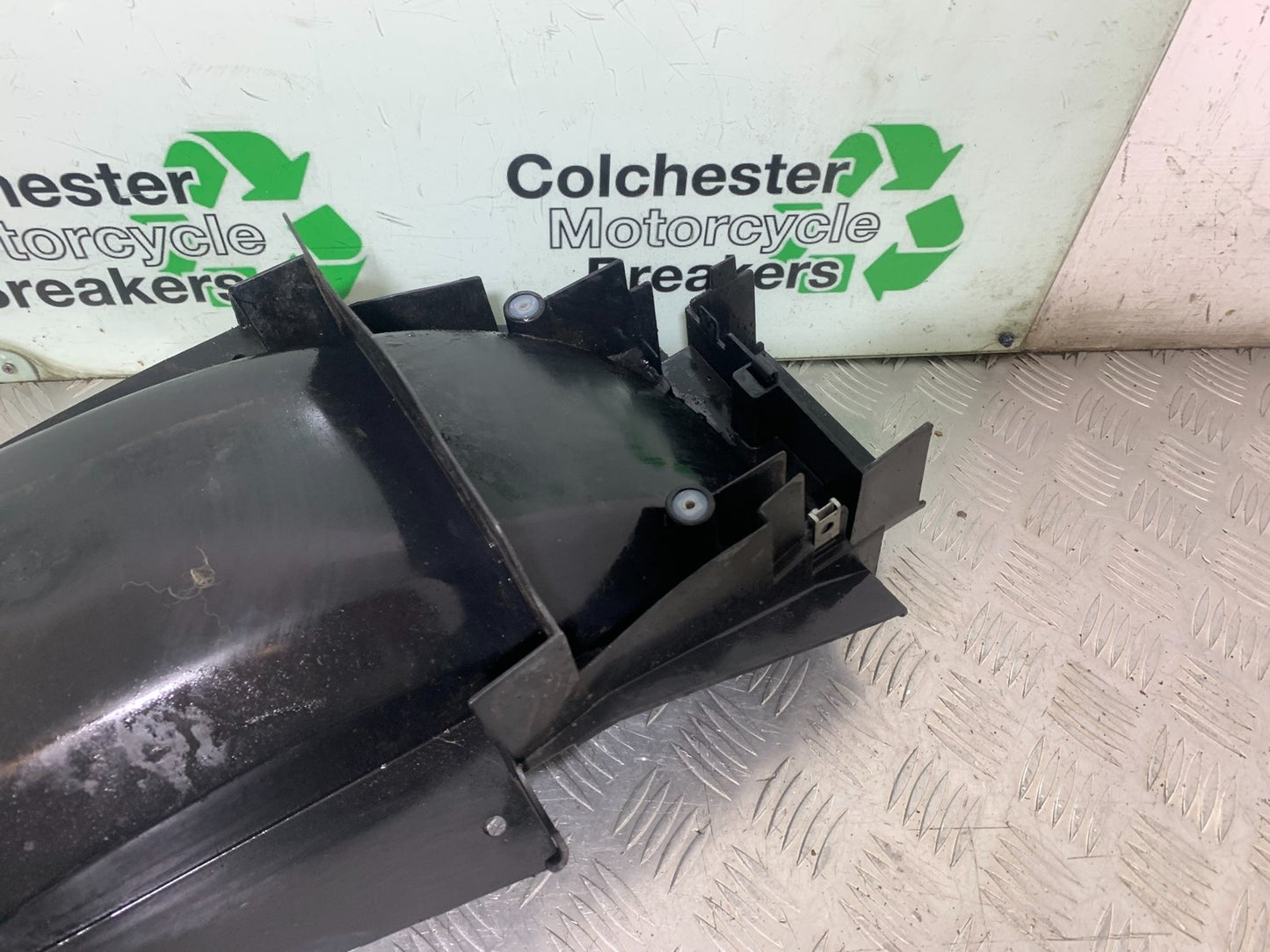 YAMAHA FZS600 FAZER 600 REAR MUDGUARD AND INDICATORS  YEAR 1998-2001 (CMB1267)