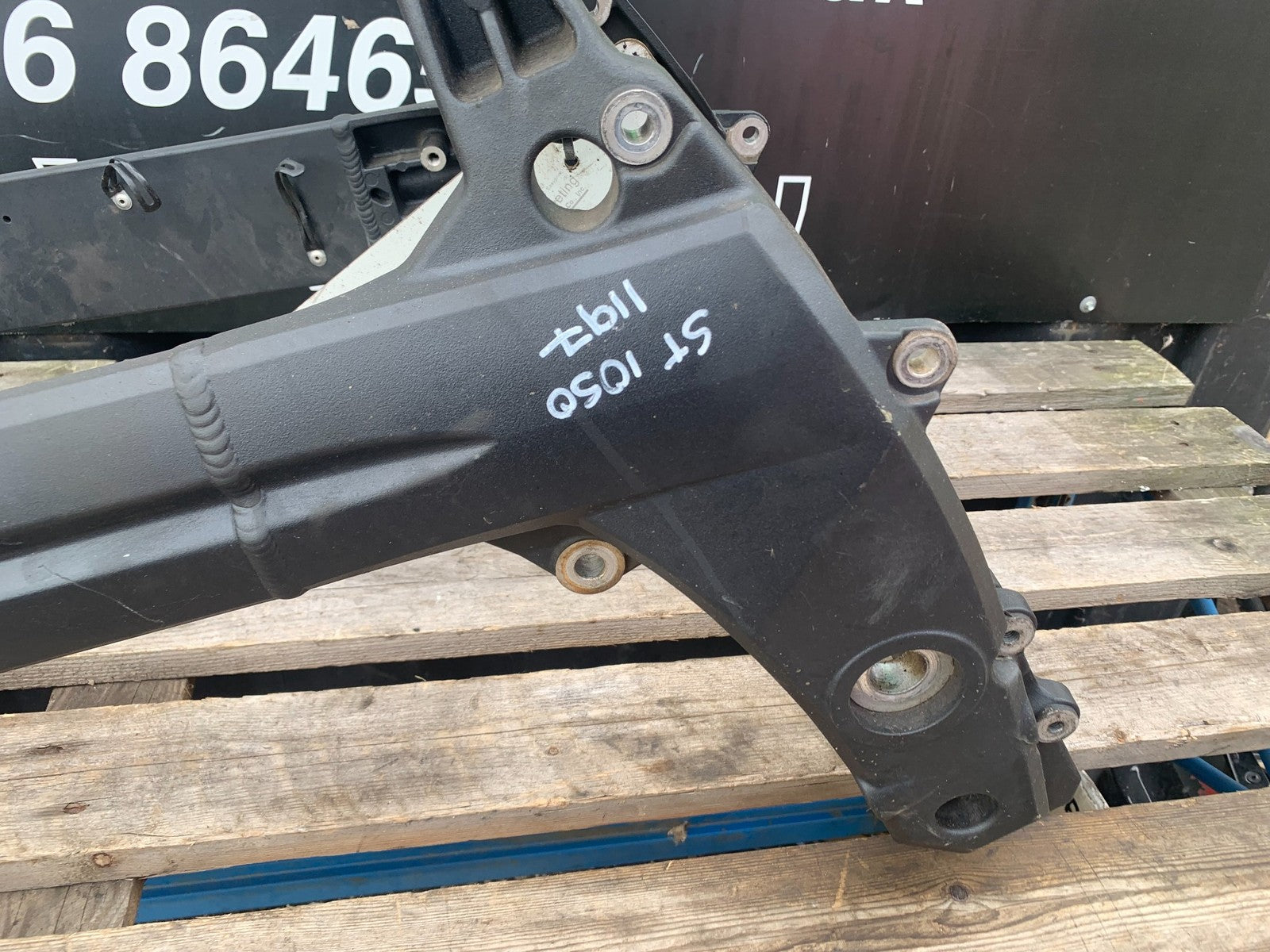 TRIUMPH 1050 SPRINT ST FRAME REG LOG BOOK   YEAR 2004-2007 (CMB1197)
