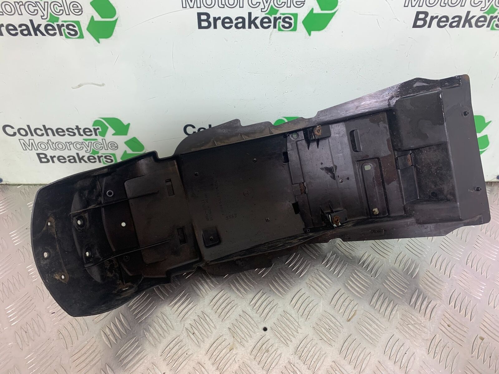 YAMAHA XJR1300 XJR 1300 REAR MUDGUARD  YEAR 1999-2003 (CMB1055)
