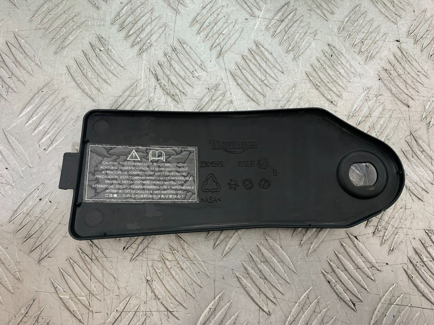 TRIUMPH 1050 SPRINT ST SIDE POCKET LID  2003-2011 (CMB1285)