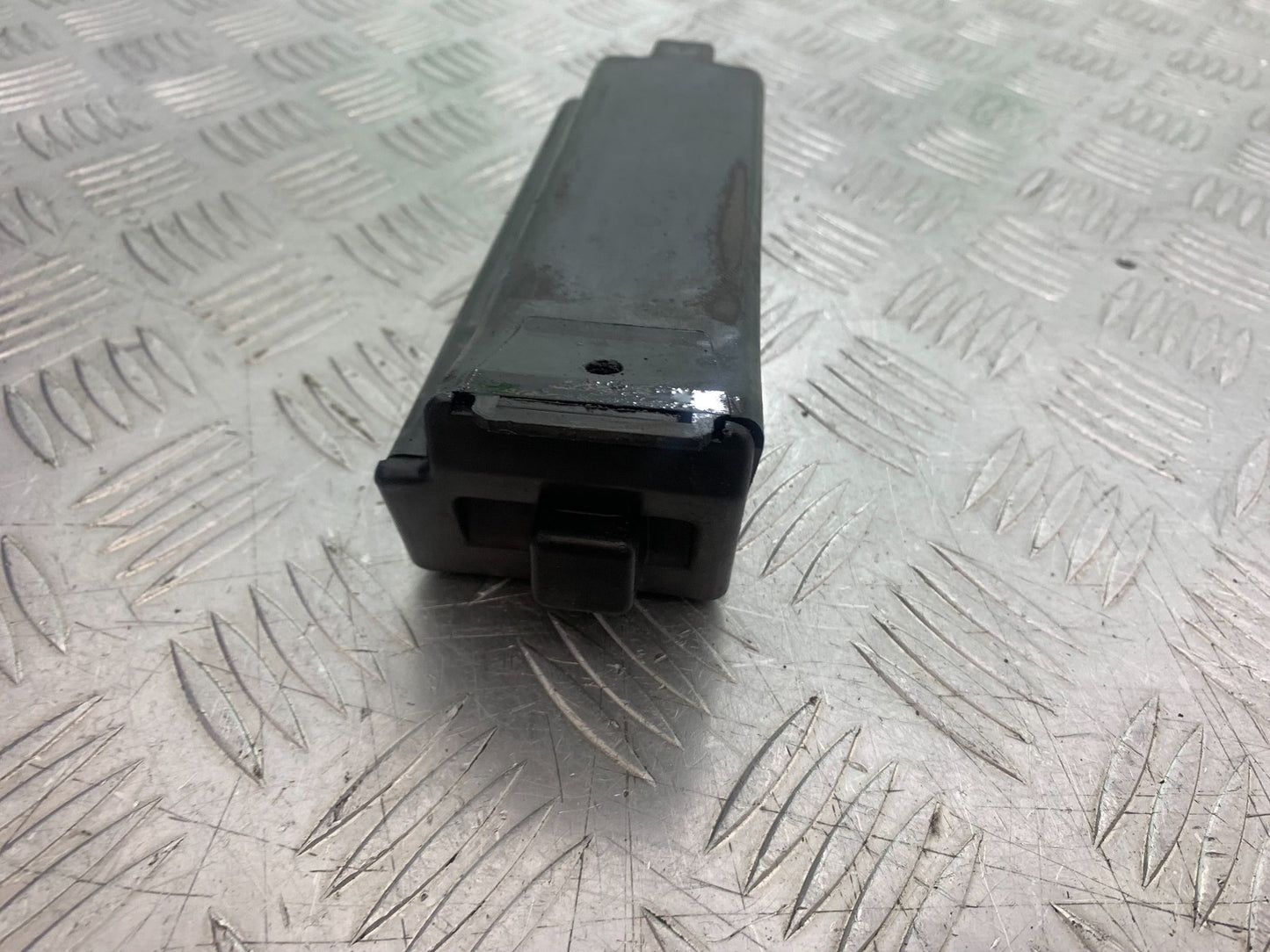 KAWASAKI GPZ600 GPZ 600 STORAGE BOX  YEAR 1988-90 (CMB1258)