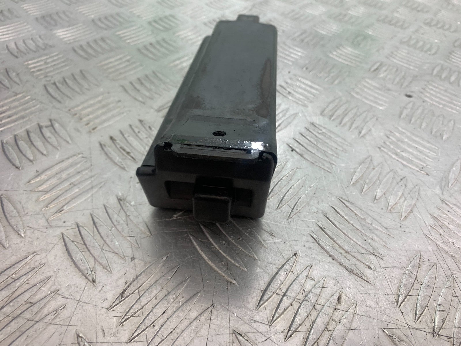 KAWASAKI GPZ600 GPZ 600 STORAGE BOX  YEAR 1988-90 (CMB1258)