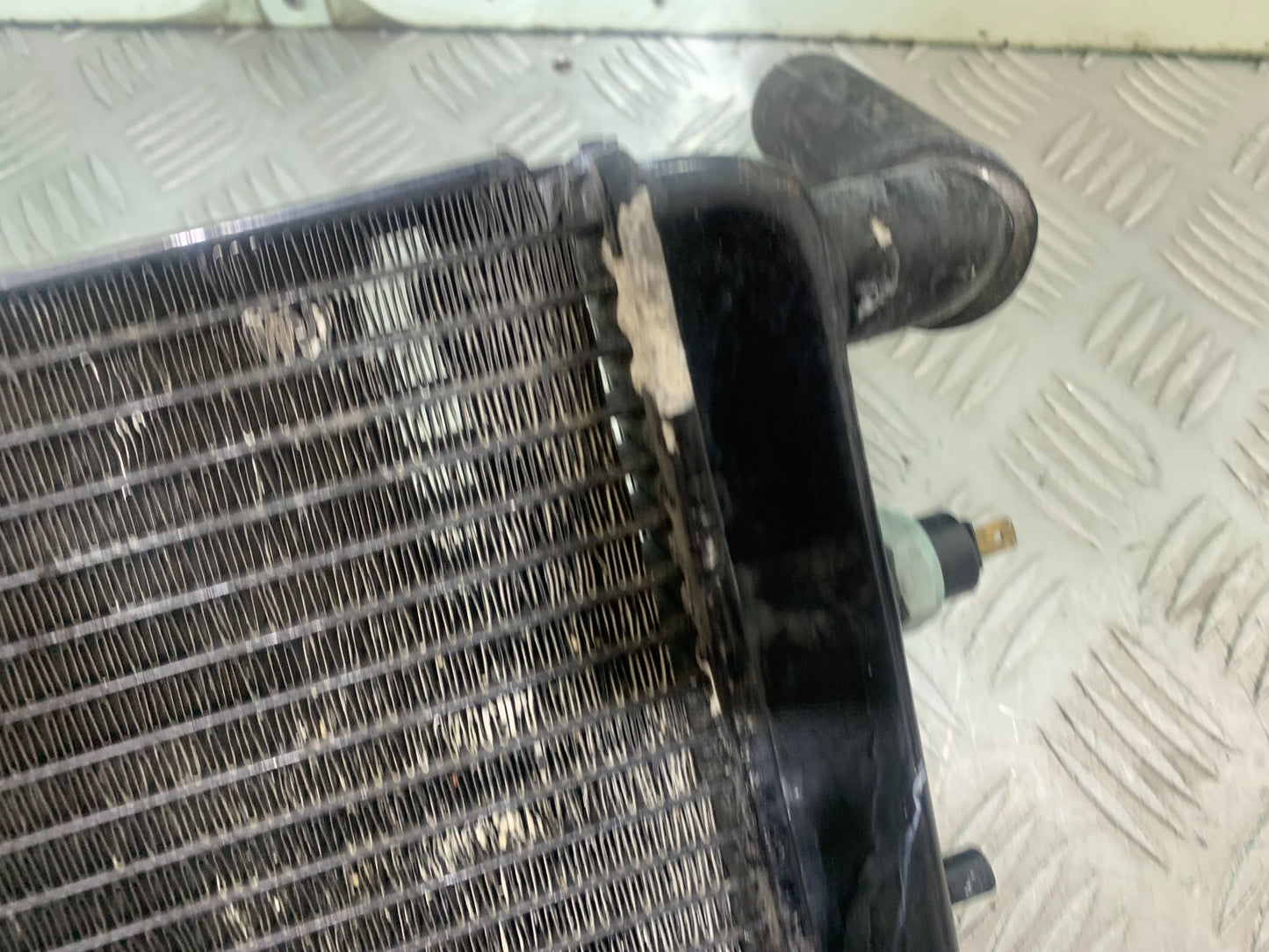 HONDA VTX1300 S-6 RADIATOR  YEAR 2004-09 (CMB1159)