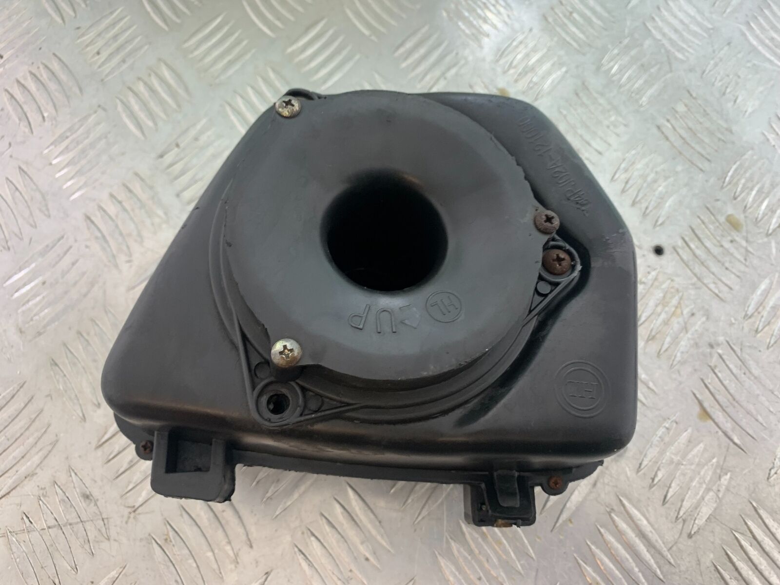 MUTT GT-SS 125 AIR BOX    YEAR 2020- 2024  (CMB1085)
