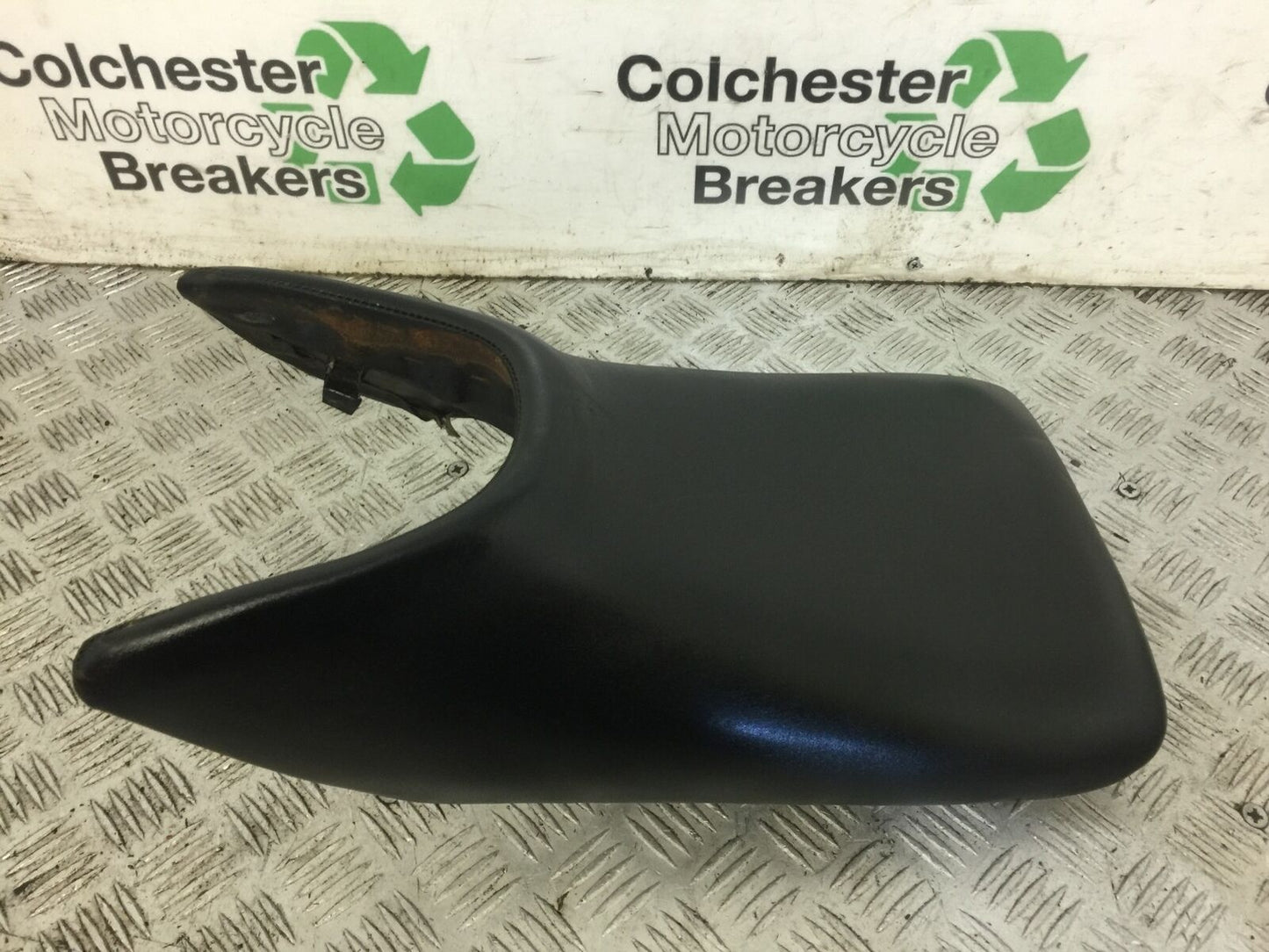 HONDA CBR125 CBR 125 FRONT SEAT YEAR 2004-06  (STOCK 688)