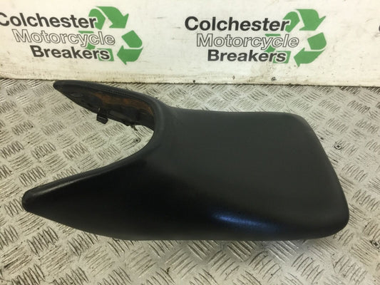 HONDA CBR125 CBR 125 FRONT SEAT YEAR 2004-06  (STOCK 688)