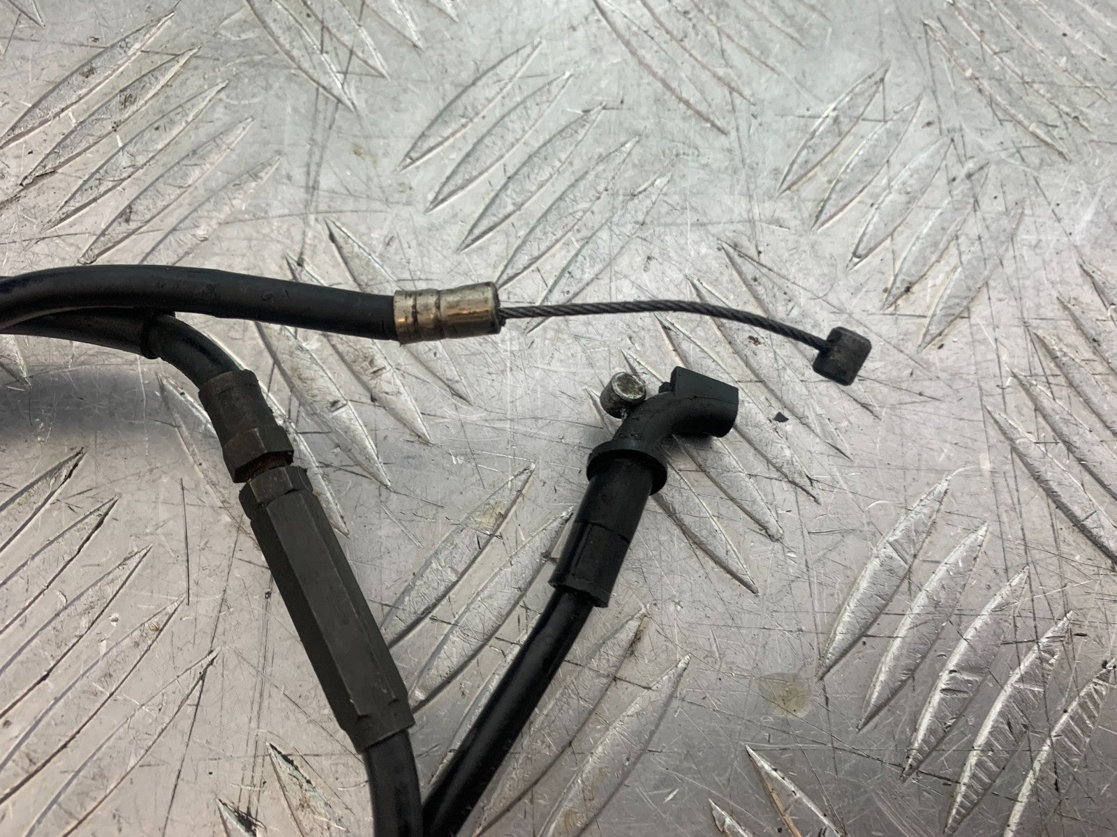 KAWASAKI GPZ600 GPZ 600 1X THROTTLE CABLE  YEAR 1988-90 (CMB1258)