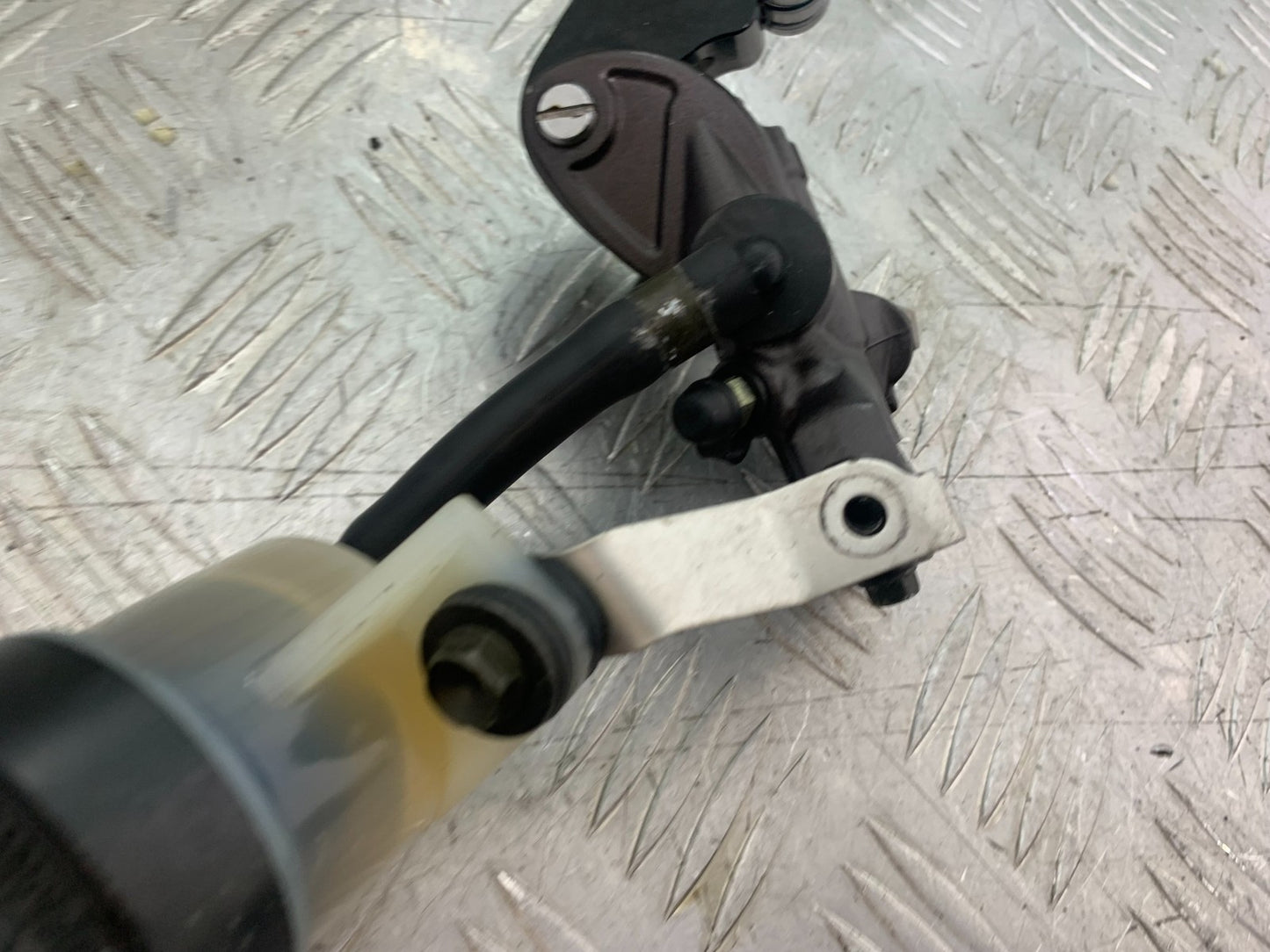 HONDA CBR1000 rr FIREBLADE BRAKE MASTER CYLINDER   YEAR 2006 (CMB1220)