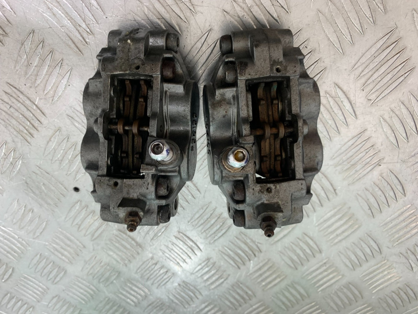 KAWASAKI ZZR1100 D FRONT BRAKE CALIPERS  YEAR 1993-2001 (CMB1189)