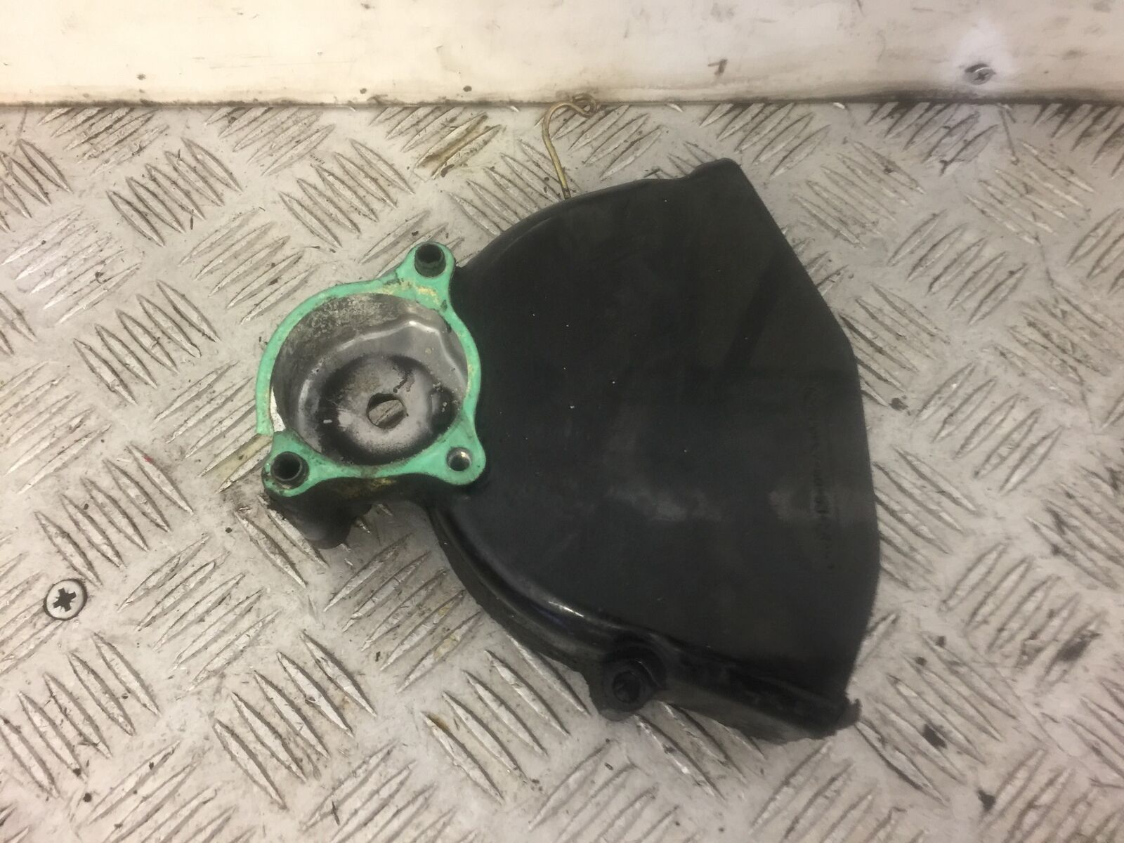HONDA CBR1100 BLACKBIRD SPROCKET COVER YEAR 2002 (STOCK 461)