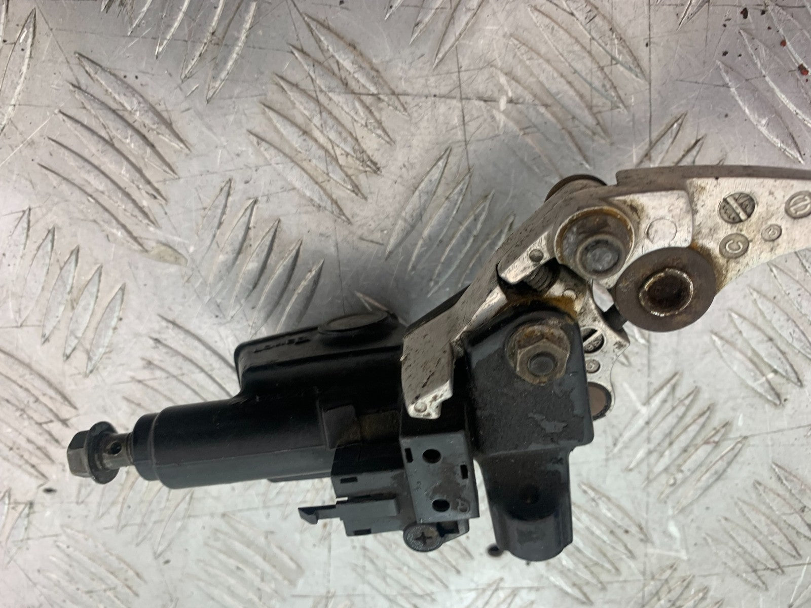 YAMAHA YZF1000 THUNDERACE CLUTCH MASTER CYLINDER  YEAR 1997-2000 (CMB1204)