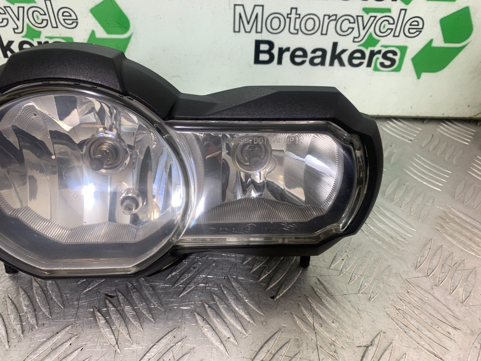 BMW R1200 R 1200 GS HEADLIGHT  YEAR 2013-2016 (CMB1257)